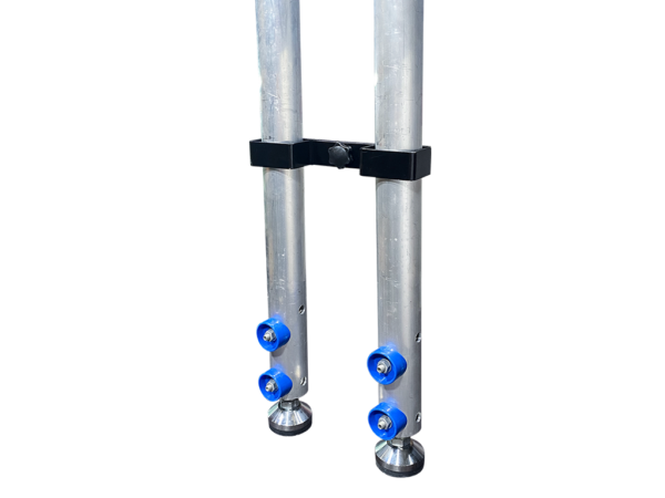 ABRAZADERA DE ACERO NEGRO DE 2 Y 4 PATAS PARA TARIMA